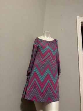 2B clothing Print mini Dress in Teal & Magenta. off shoulder w bell sleeves. SM